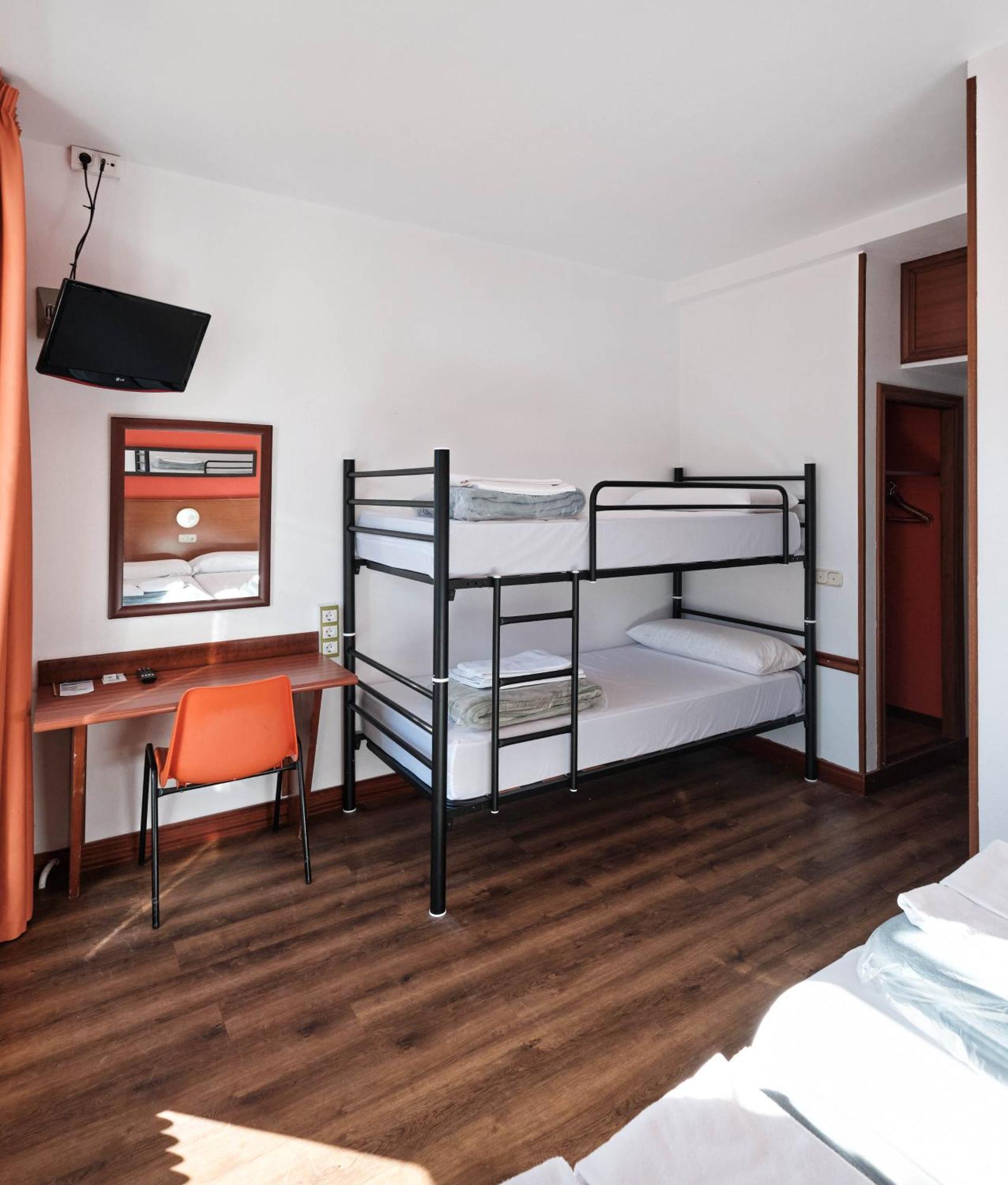 Loop Inn Hostel Santiago De Compostela Bagian luar foto