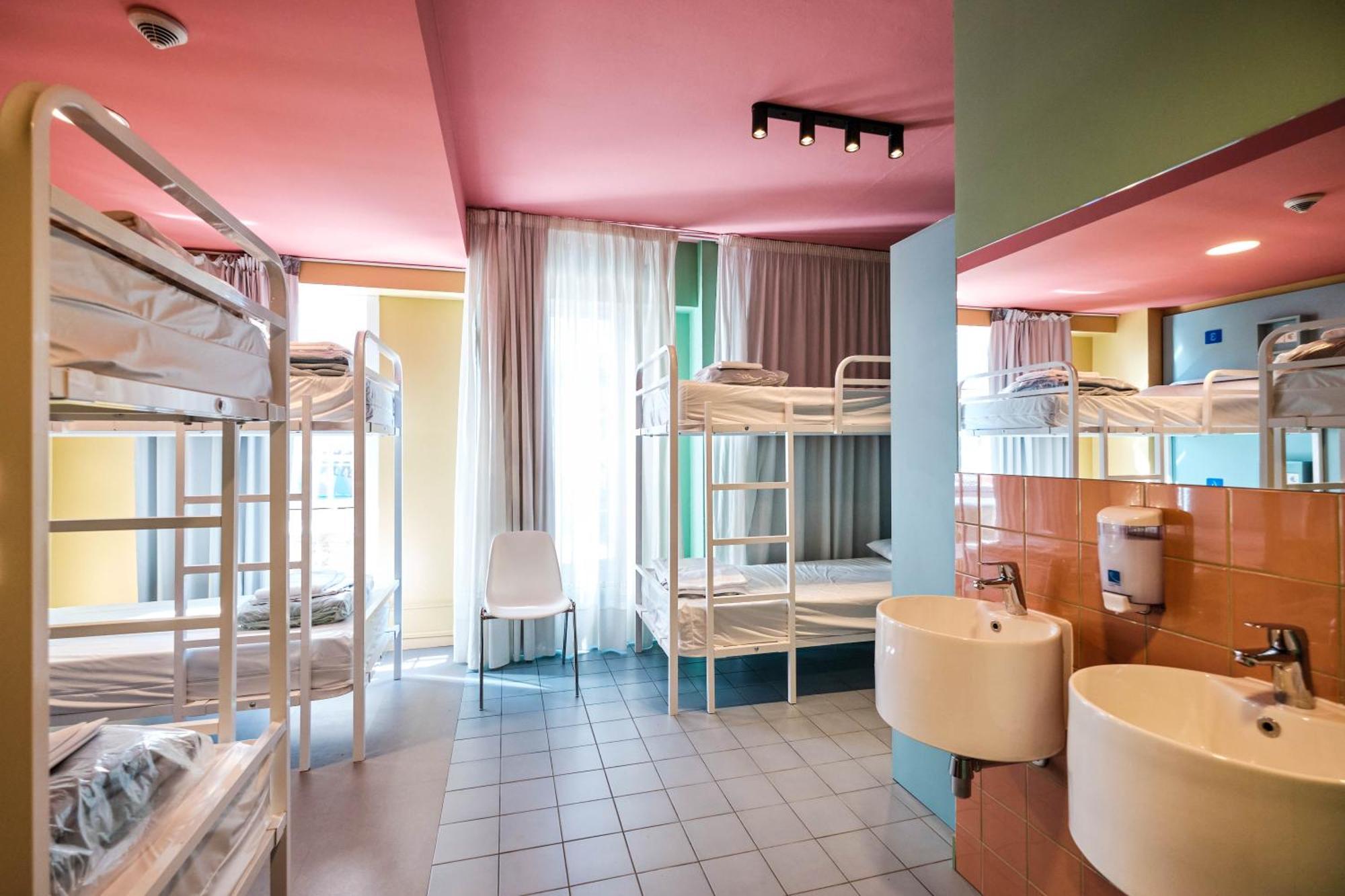 Loop Inn Hostel Santiago De Compostela Bagian luar foto